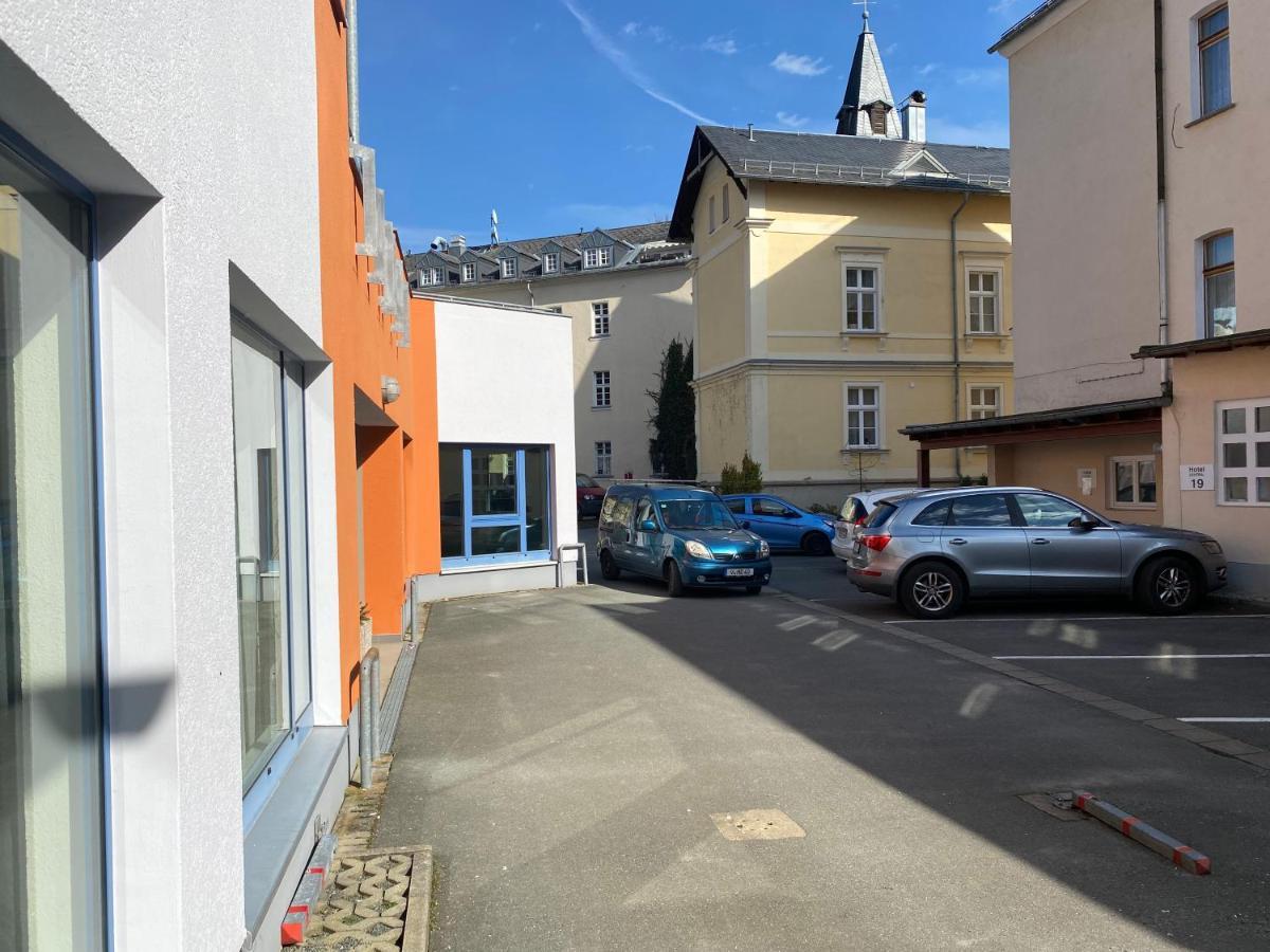 Fewo Roland Ranft Direkt Am Kurpark Barrierearm 60Qm Bad Elster Esterno foto