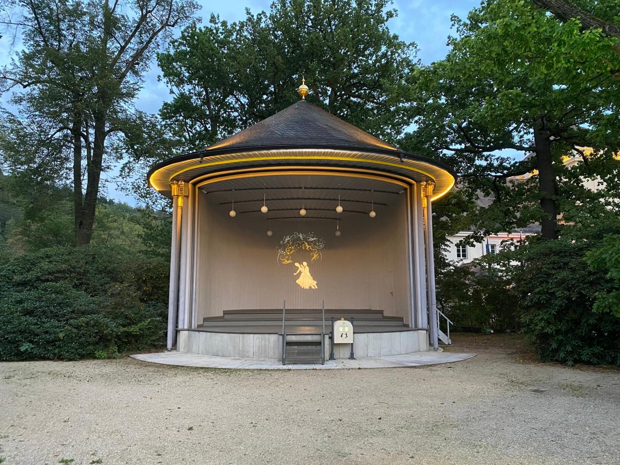 Fewo Roland Ranft Direkt Am Kurpark Barrierearm 60Qm Bad Elster Esterno foto